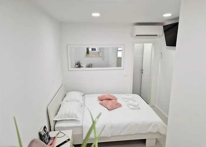Room M&M